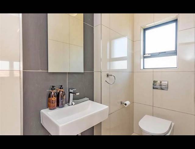 3 BEDROOM PROPERTY TO RENT IN LONEHILL